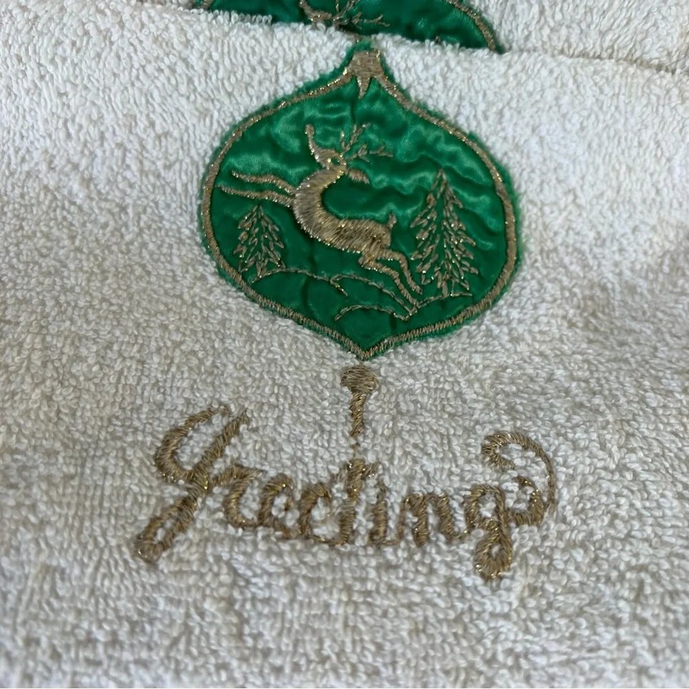 VTG Holiday Christmas Hand Towels 3 Cannon Green Ornament 3 Silver Bells Fringe